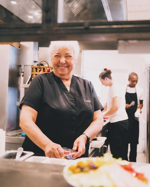 Nuestra cocinera en la cocina de Decler