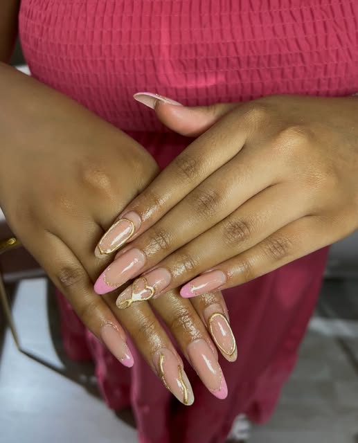 Almendra nude con oro